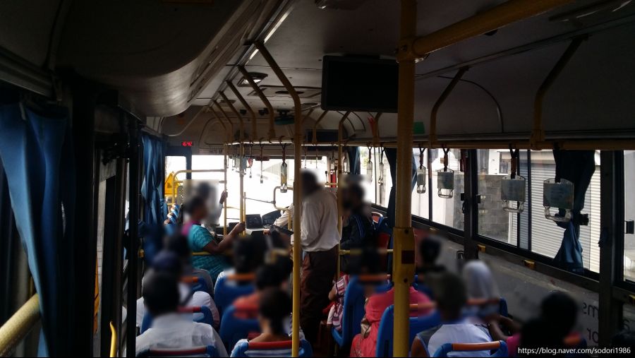 모리셔스 시내버스와 노면전차 사진입니다.(15장)_3.jpg