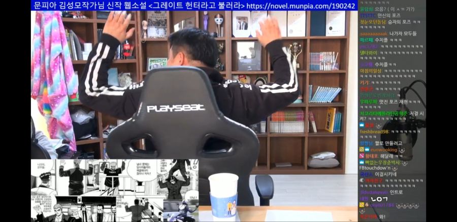 강자의 포즈_2.jpg