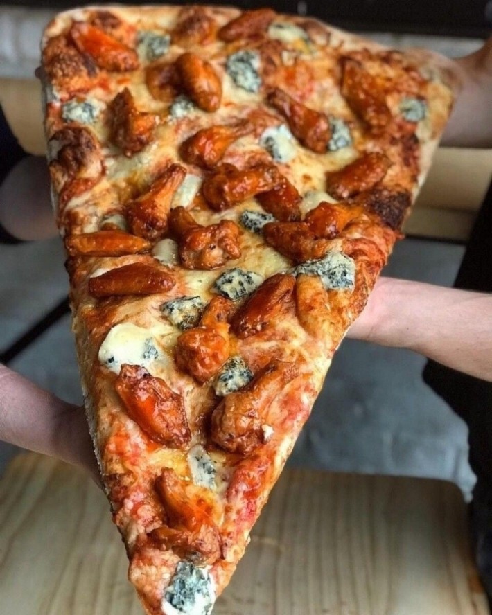 다이어트를 위해 피자 한조각만 먹을게요_1.jpeg