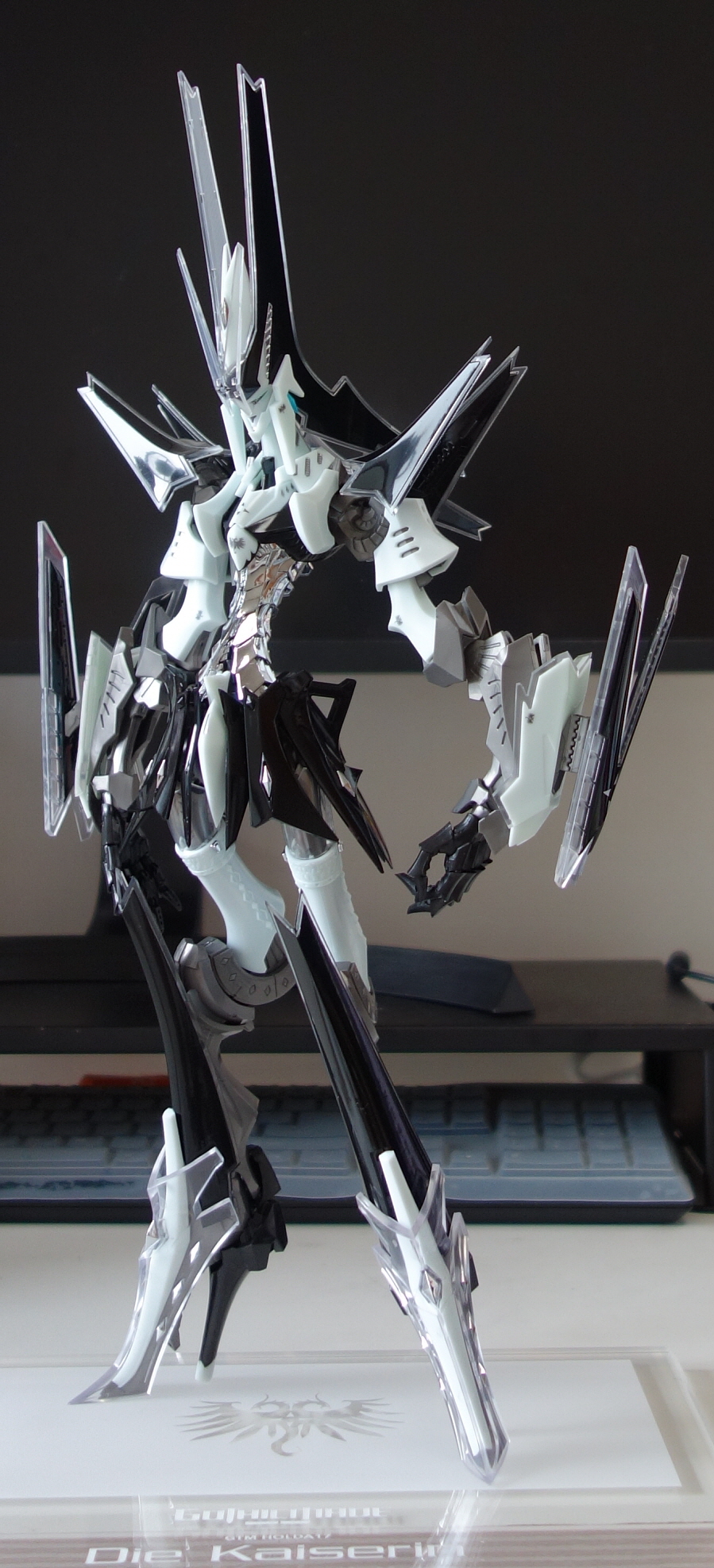 고딕메이드 카이제린 (feat. 뉴건담)_63.jpg