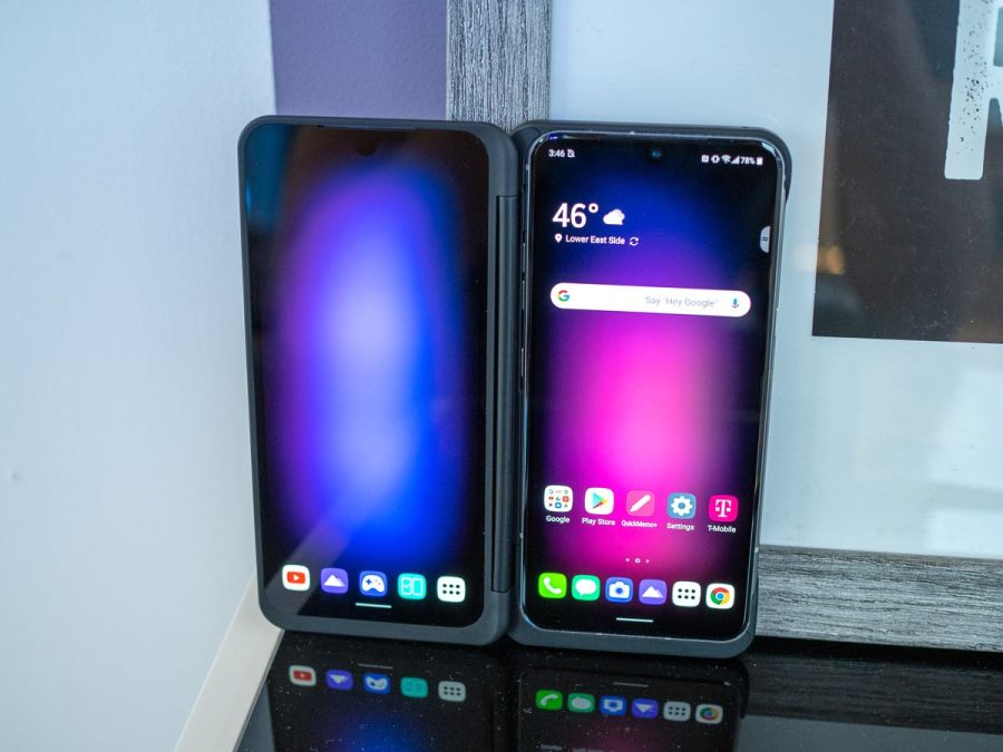 lg-v60-dual-screen-attached-6.jpg