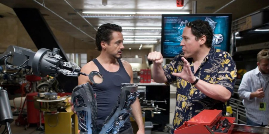 수정됨_Iron-Man-Robert-Downey-Jr-Jon-Favreau-behind-the-scenes.jpg