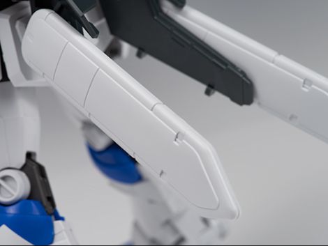 HGUC 1/144 건담 4호기 해외 리뷰_19.jpg