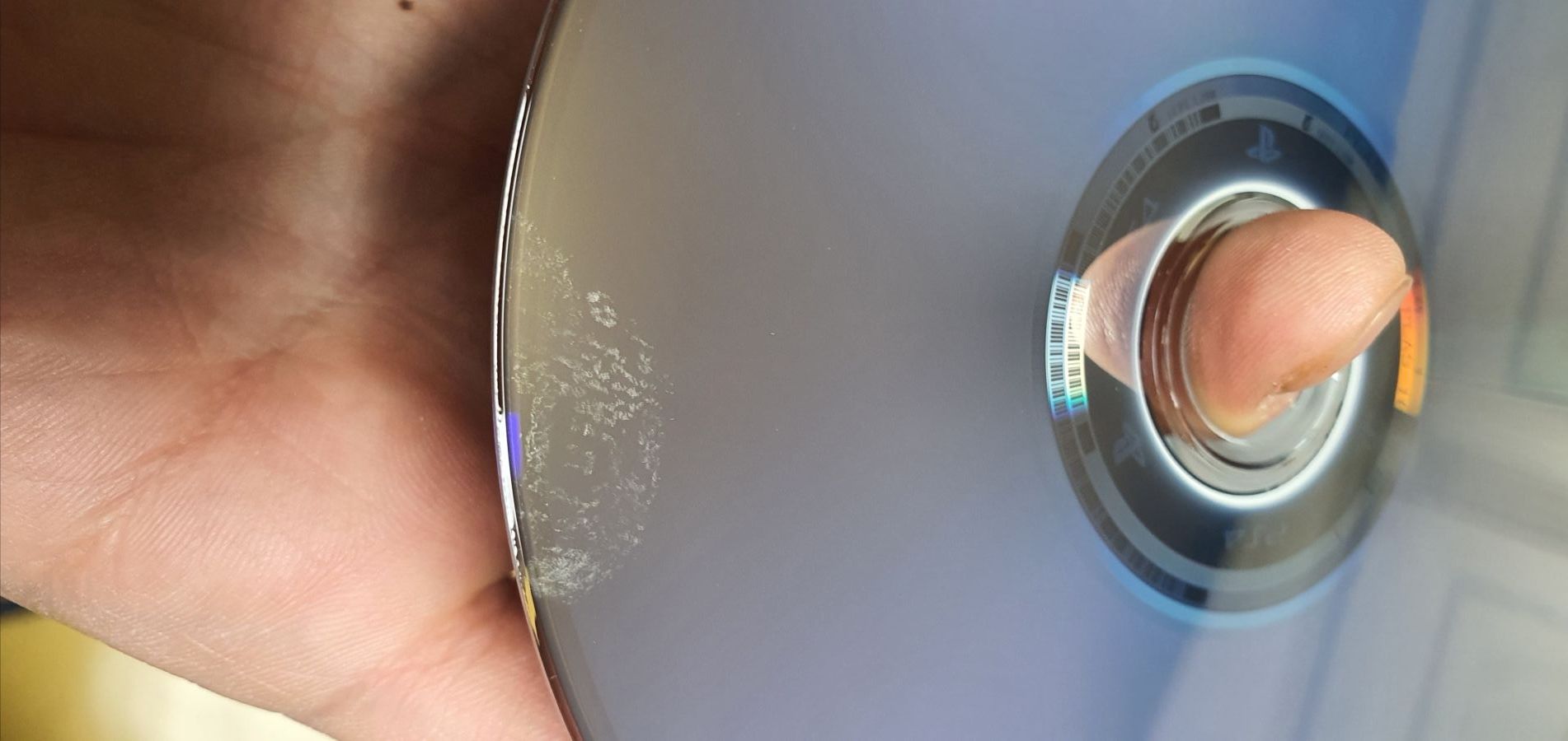 집에서 시디넣는데 뒷면에 손가락자국이ㅎㄷㄷ_1.jpg