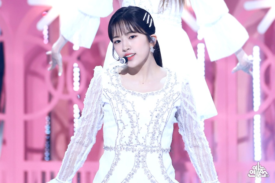 안유진2.jpg