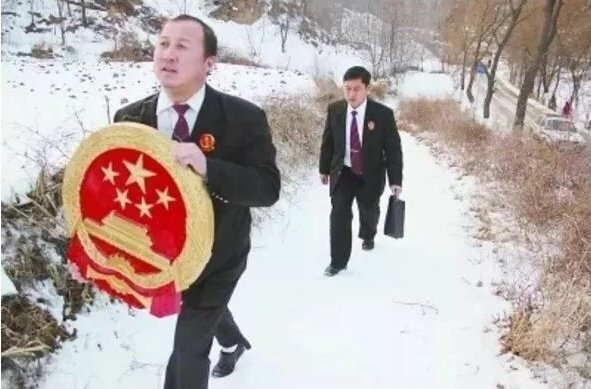 중국의 이동식 재판정 ㅋㅋㅋ_1.png