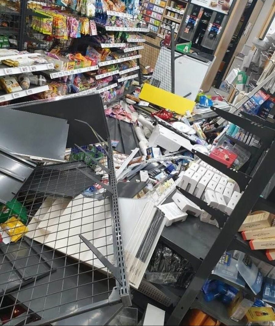 오늘도 평화로운 한국의 편의점_5.jpg