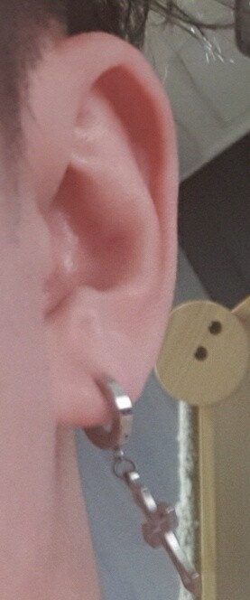 미성년자는 피어싱 하면 안대는거였어?_2.jpg