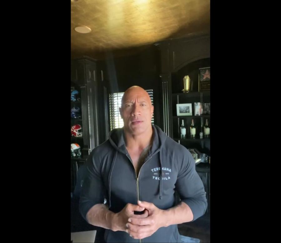 프로레슬러 더 락(드웨인 존슨)본인.가족 코로나 양성;_1.jpg