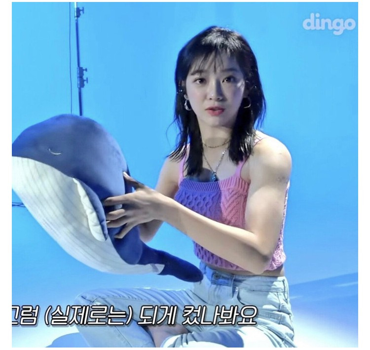 김세정 몸매 근황_1.jpg