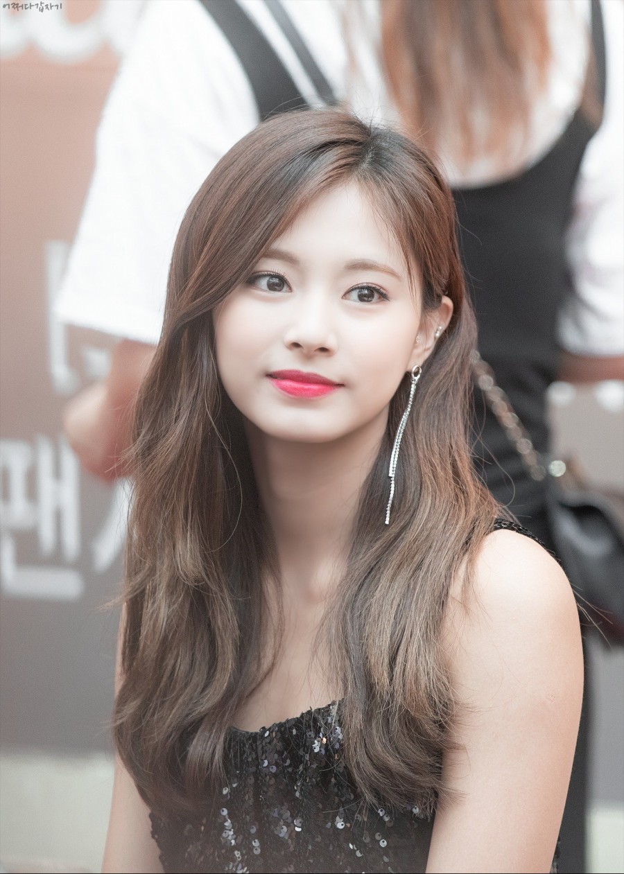 twice-20180722-222938-000.jpg