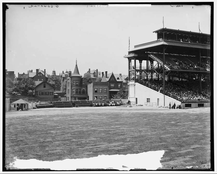 1280px-Forbes_Field_1910s_panorama-2.jpg
