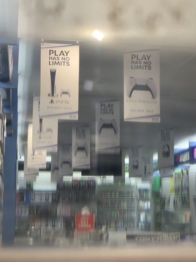 호주 게임샵에 플스5 팝업물이 걸리기 시작했다_1.jpeg