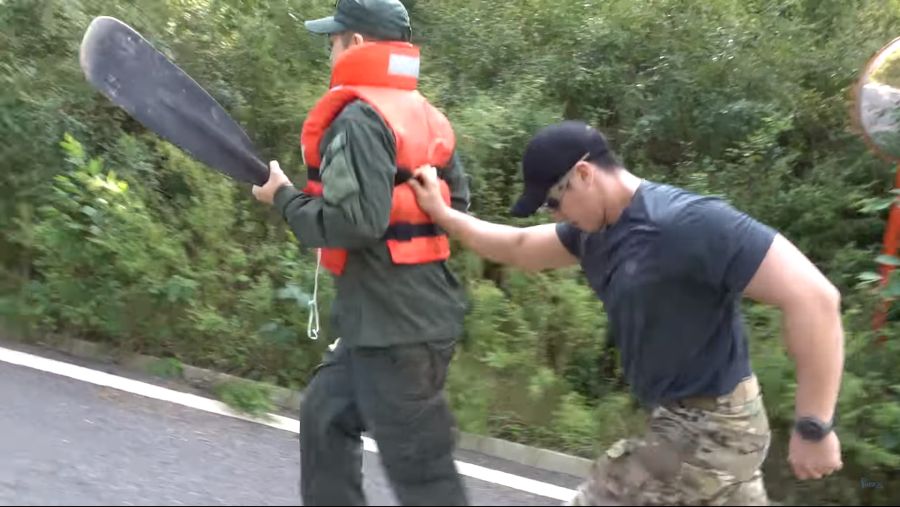 인방, 가짜사나이) 1기 자체 오마주를 시도한 로건 교관_7.jpg