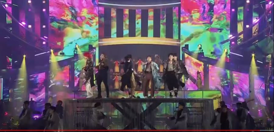 국뽕 관계없는 외국인도 국뽕먹는 진심모드 BTS무대_7.jpg