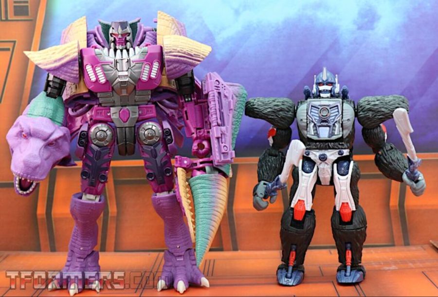Transformers Kingdom Wave 1 Megatron Leader (41)__scaled_800.jpg
