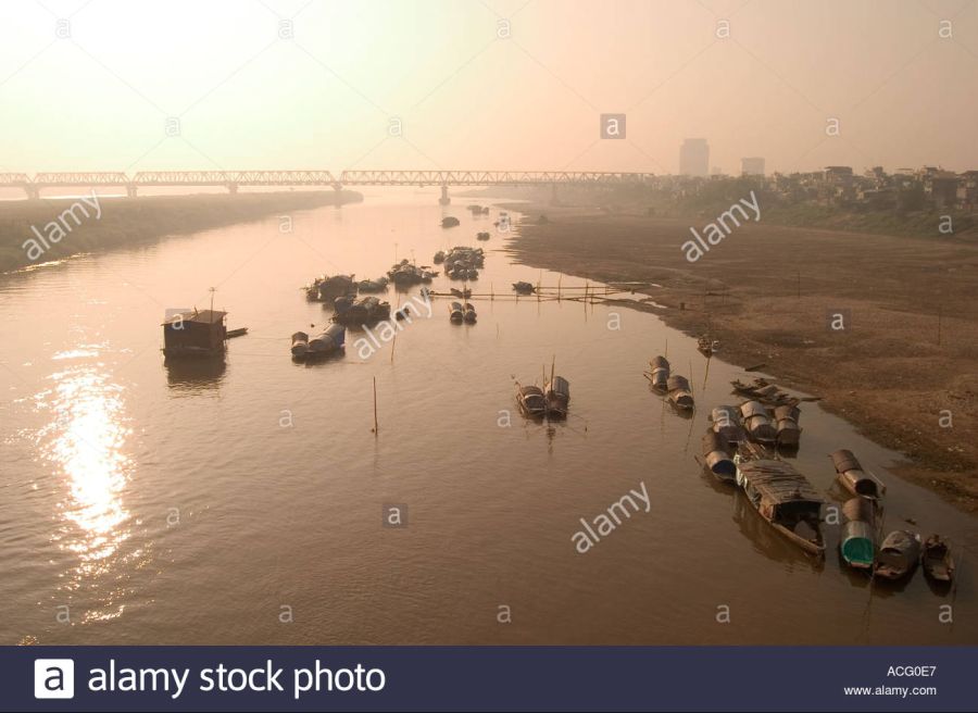 chuong-d-bridge-over-red-river-hanoi-vietnam-ACG0E7.jpg