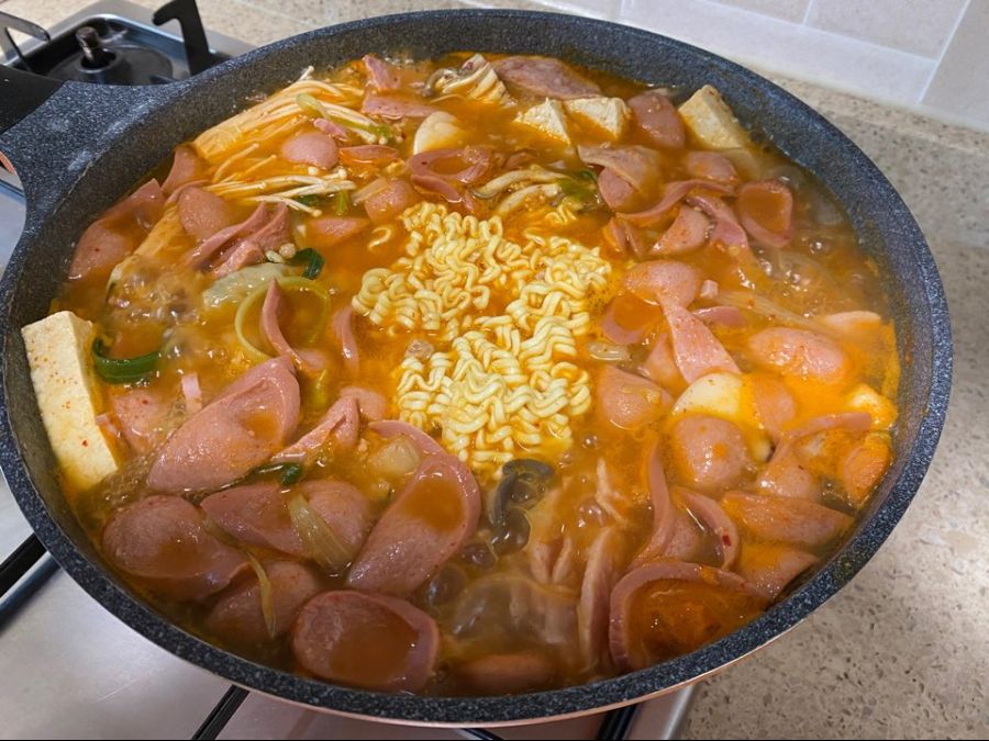 배달 시켜 먹은 땅스부대찌개