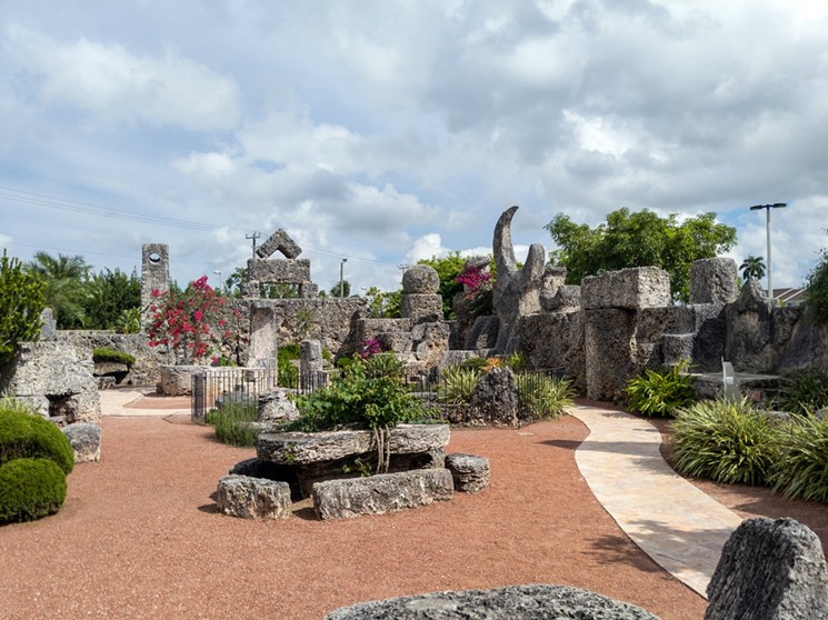 coral_castle_museum_homestead_miami_1_.jpg