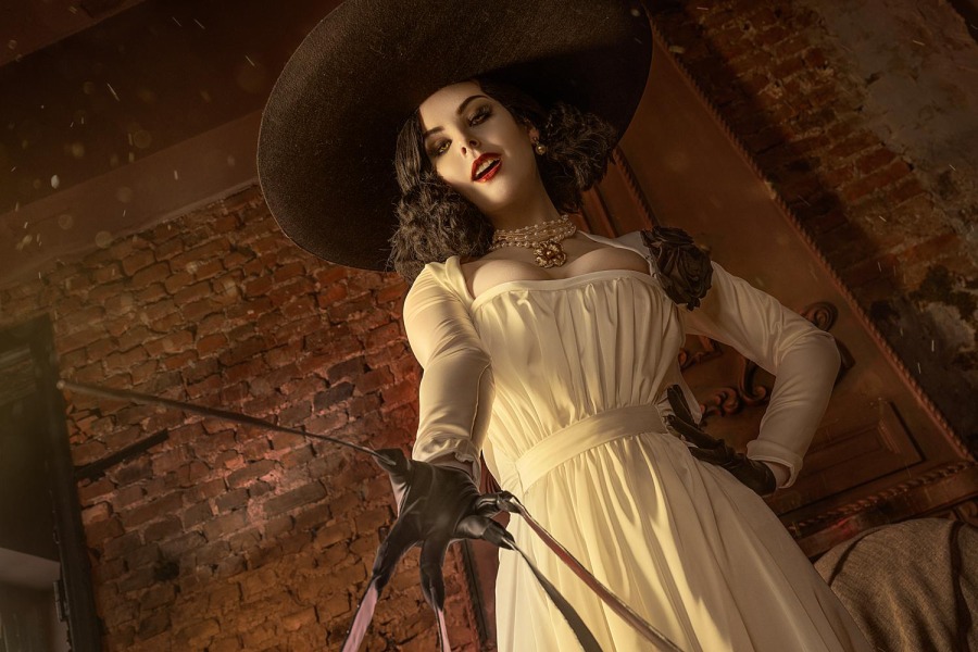 My Lady Dimitrescu cosplay! Model - Helly Valentine.jpg