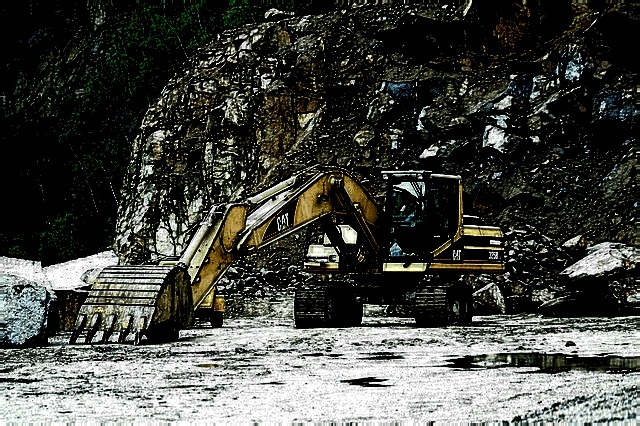 excavator-stone-quarry-4705484_640.jpg