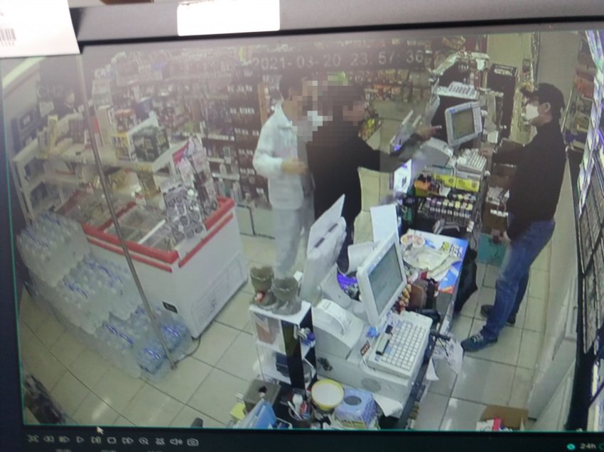 편의점 알바하다 민짜 자식한테 술뚫어주려던 부모와서 깽판치고 간썰..._3.jpg