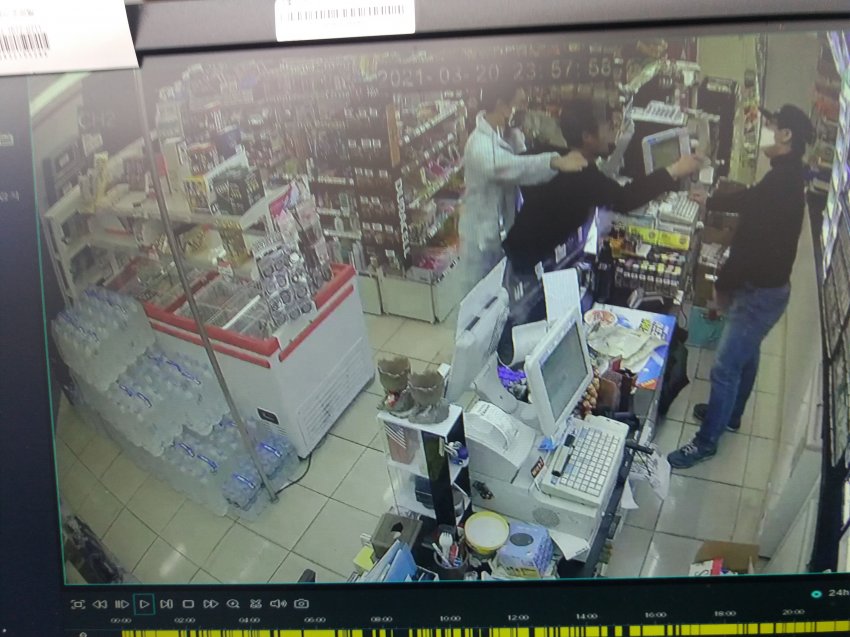 편의점 알바하다 민짜 자식한테 술뚫어주려던 부모와서 깽판치고 간썰..._2.jpg