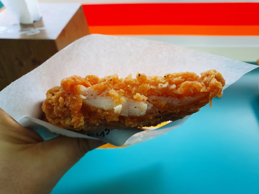 GS25에서 순후추라면 + 더큰지파이 + 닭꼬치를 먹어봤습니다._11.jpg