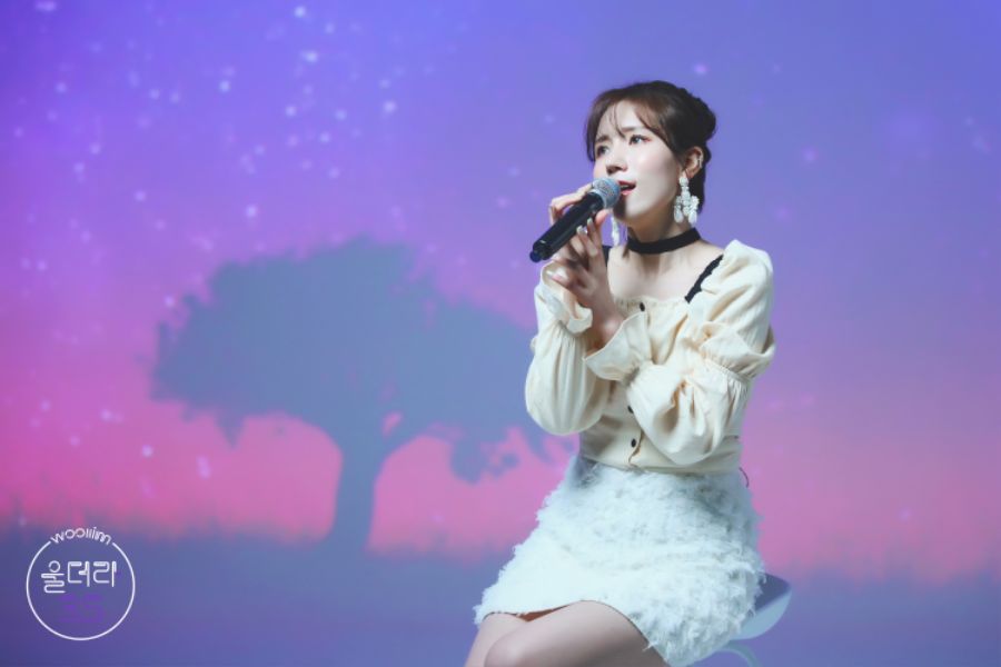 러블리즈 진 woollim THE LIVE 3.5 behind 03.jpg