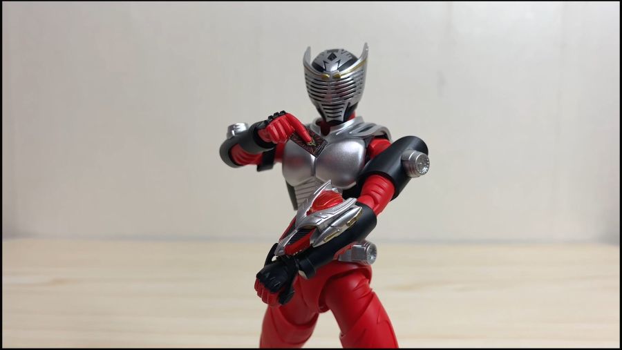 [피규어라이즈 스탠다드] 가면라이더 류우키_10.jpg