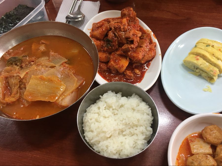 김치찌개와 제육이 맛있는집 | 유머 게시판 김치찌개와 제육이 맛있는집 | 유머 게시판 | 루리웹