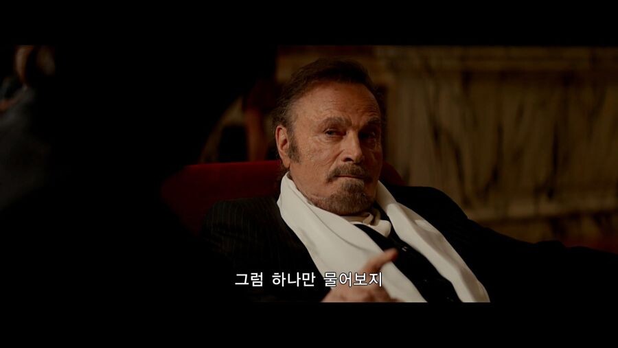 존윅) 간결하게 주인공의 위상을 표현한 장면_7.jpg