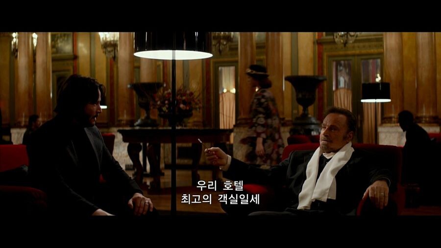 존윅) 간결하게 주인공의 위상을 표현한 장면_11.jpg
