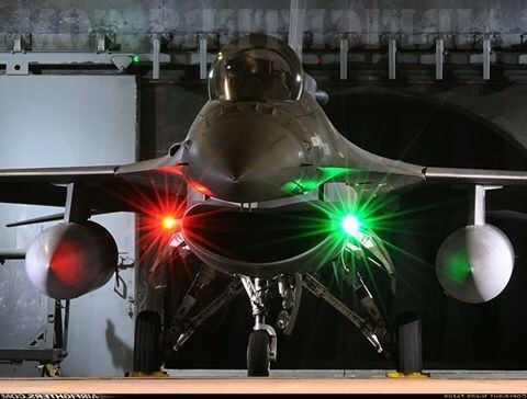 데프픗 비어있는 공원을 발견한 데슷_1.jpg