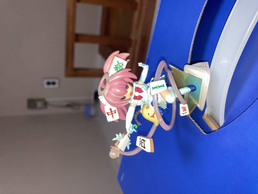 혼돈의 2004년 잡지부록 피규어_2.jpeg