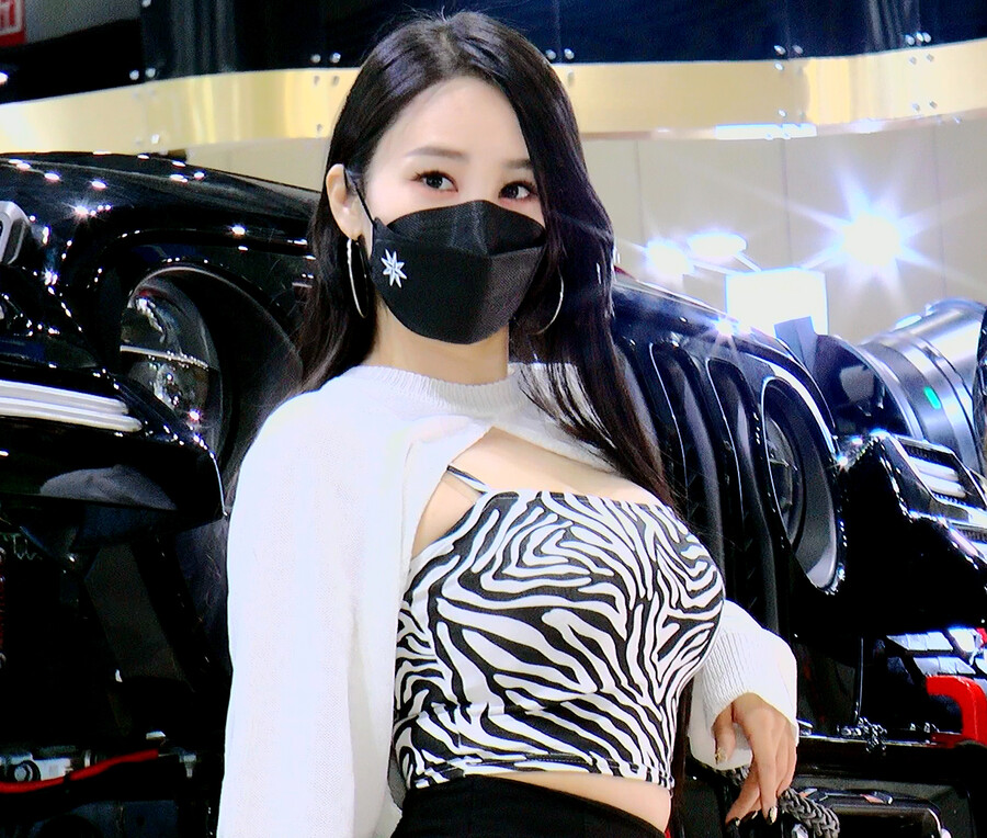 오토살롱위크 킴스커스텀 | 여행 행사 풍경 사진 갤러리 레이싱모델... in 2021 오토살롱위크 킴스커스텀 | 여행 행사 풍경 사진 갤러리 | 루리웹