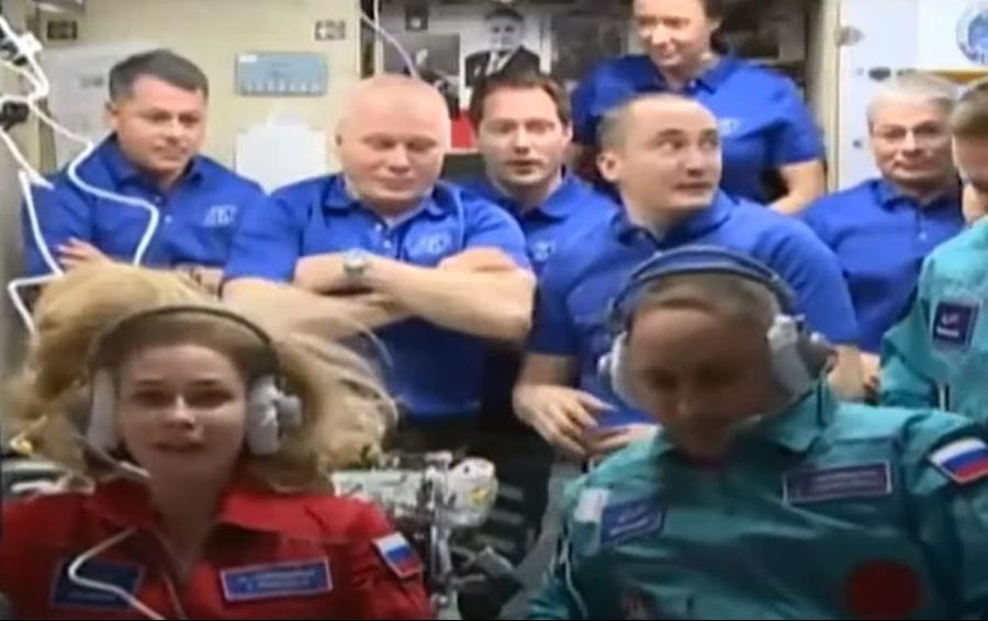 세계 최초로 우주에서 영화 찍은 배우_11.jpg