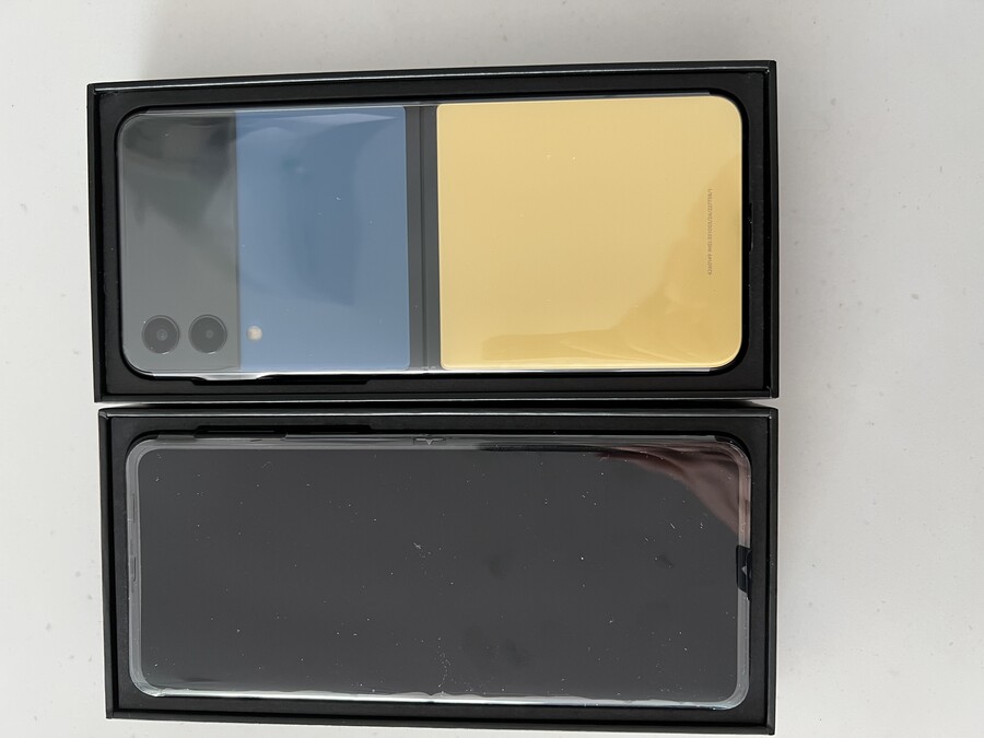 갤럭시Z플립3 비스포크 에디션(블루-엘로우) 만 하루 사용기_4.jpeg