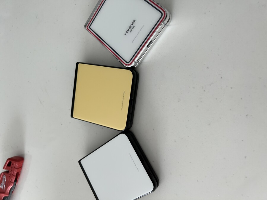 갤럭시Z플립3 비스포크 에디션(블루-엘로우) 만 하루 사용기_28.jpeg