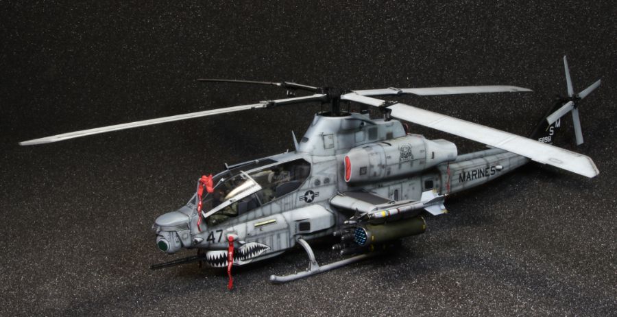 USMC AH-1Z VIPER 1/35 (ACADEMY)_31.jpg