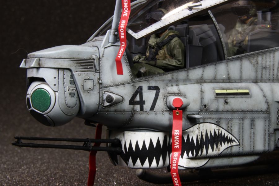 USMC AH-1Z VIPER 1/35 (ACADEMY)_1.jpg