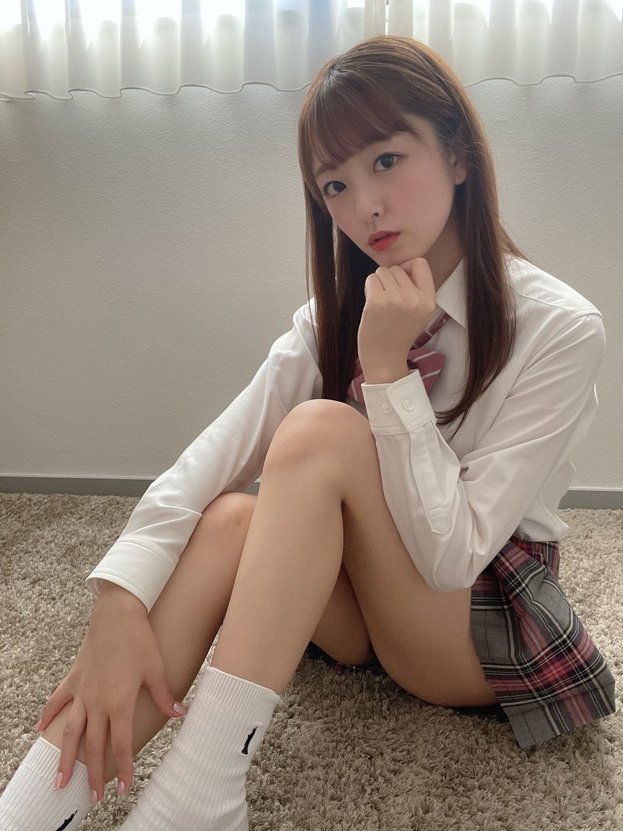 진짜야함주의] 교복입은 AV배우 | 유머 게시판 | RULIWEB