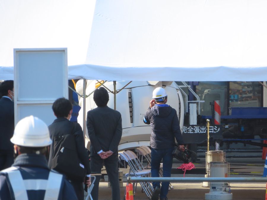 후쿠오카 1/1 뉴 건담 입상 머리 건설 사진_5.jpg