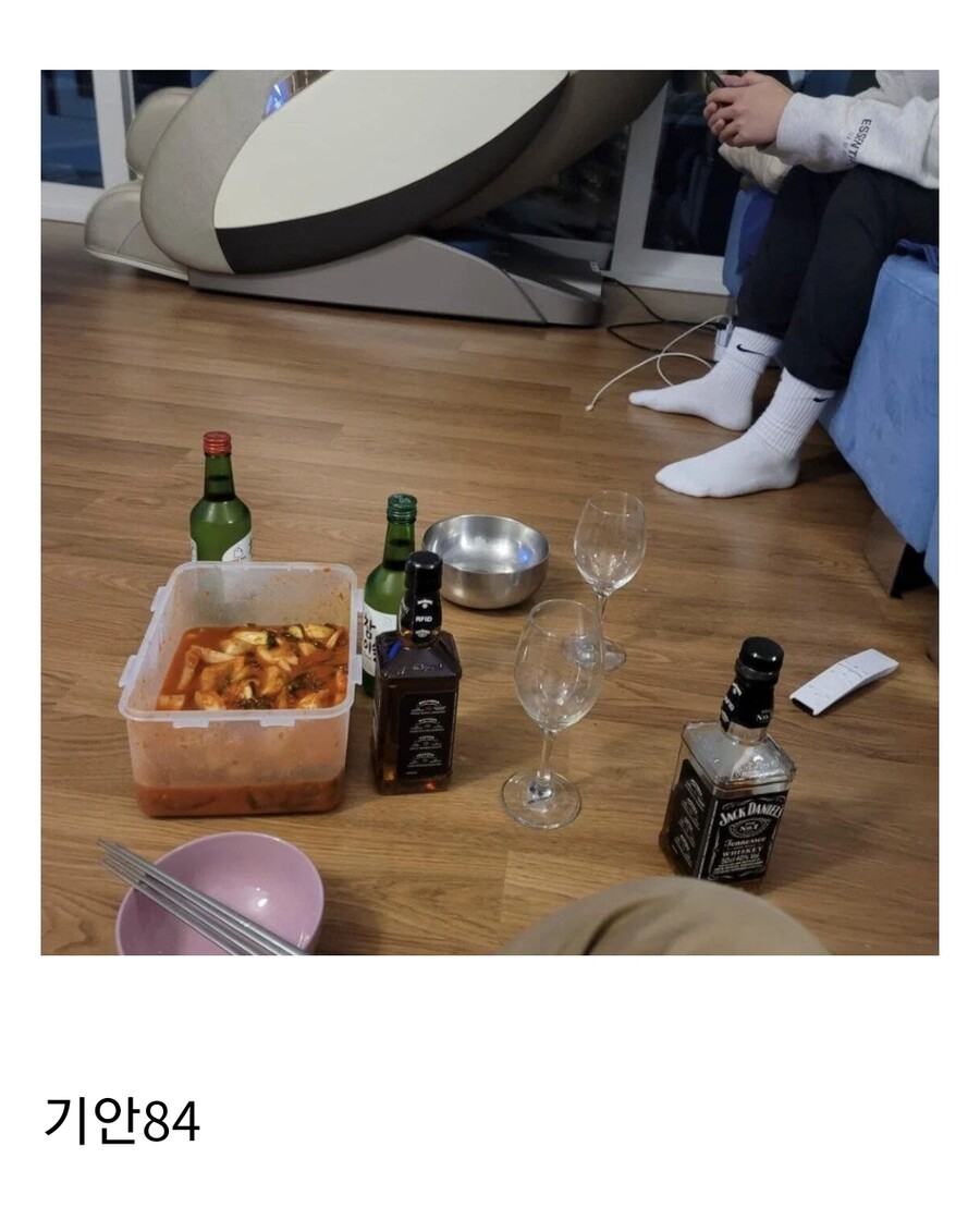 수십억대 38세 자산가의 술상jpg