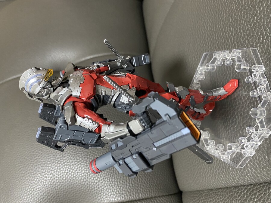 울트라맨 슈트 fully armed_3.jpeg