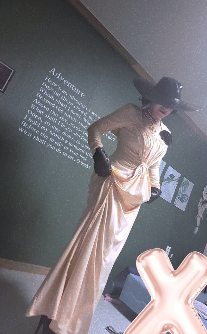 어머니한테 코스프레 의상 입어 달라 한 트위터인.jpg_2.jpg