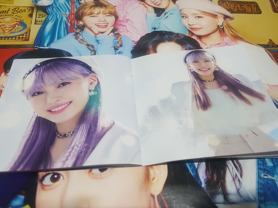 니쥬 (NiziU) - 싱글앨범_12.jpg