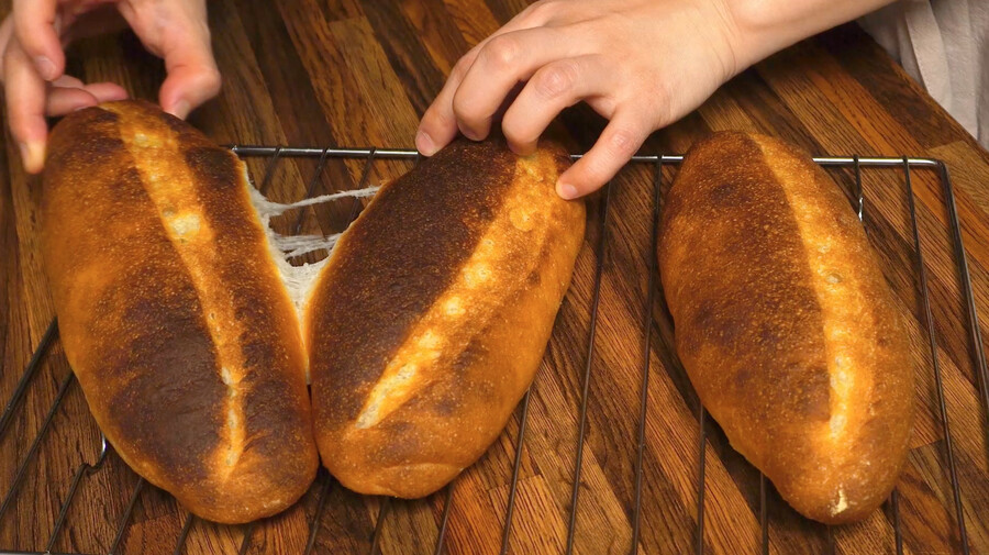마늘을 아낌없이 때려 넣은 마늘빵_12.png