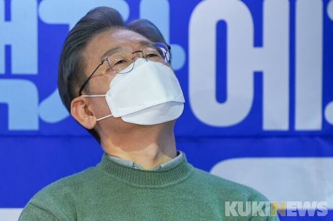 민주당 전략통) "희화화가 되는 순간 판을 뒤집는게 상당히 어려워져"_1.jpg