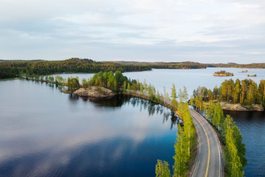Road-in-the-middle-of-lakes-in-Lakeland-Finland.jpg